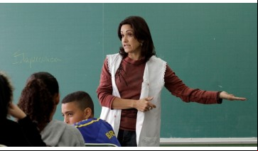 Governo de SP sanciona decreto de pagamento do piso para professores da rede estadual