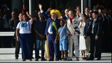Lula é empossado no Congresso Nacional; presidente recebe a faixa por representantes do povo